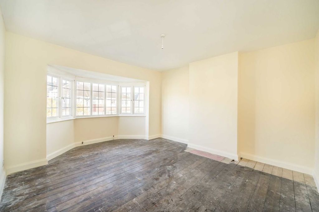 Property photo 3 of 4