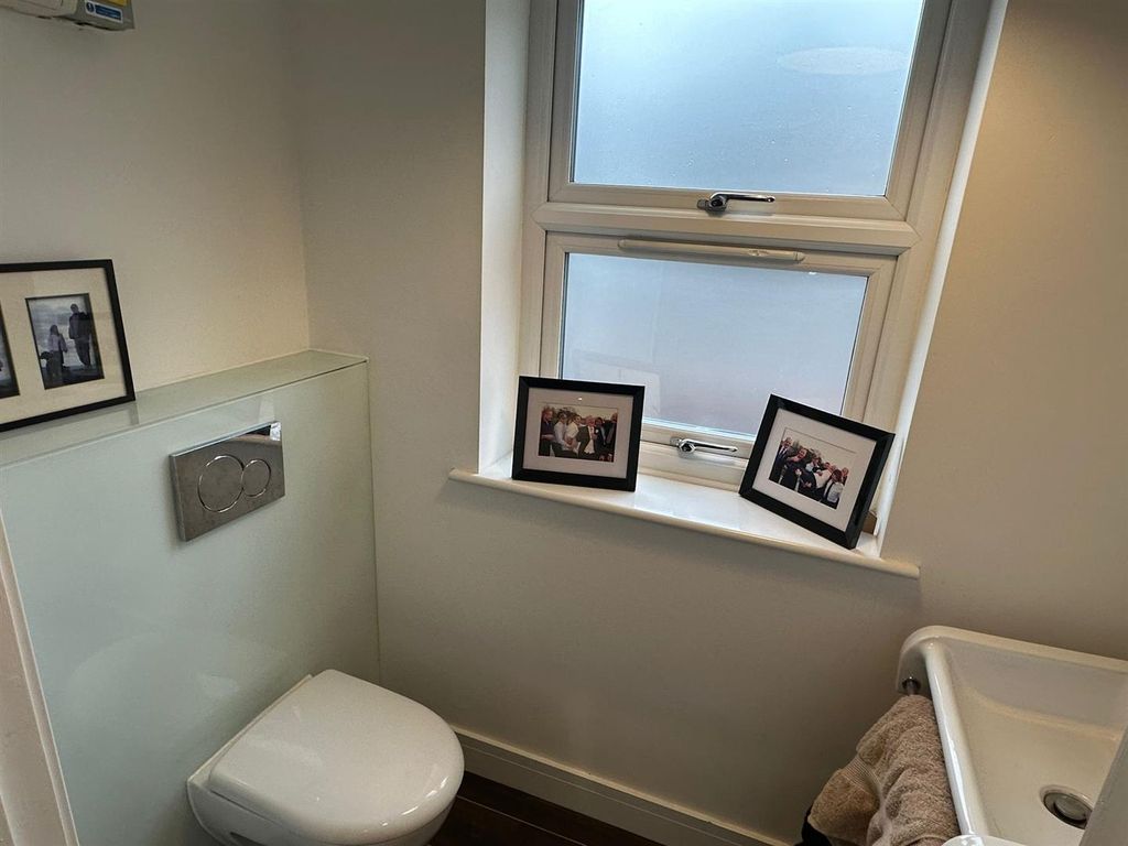 Property photo 1 of 27