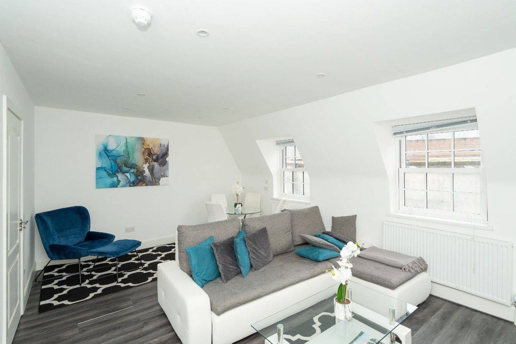 Property photo 2 of 5