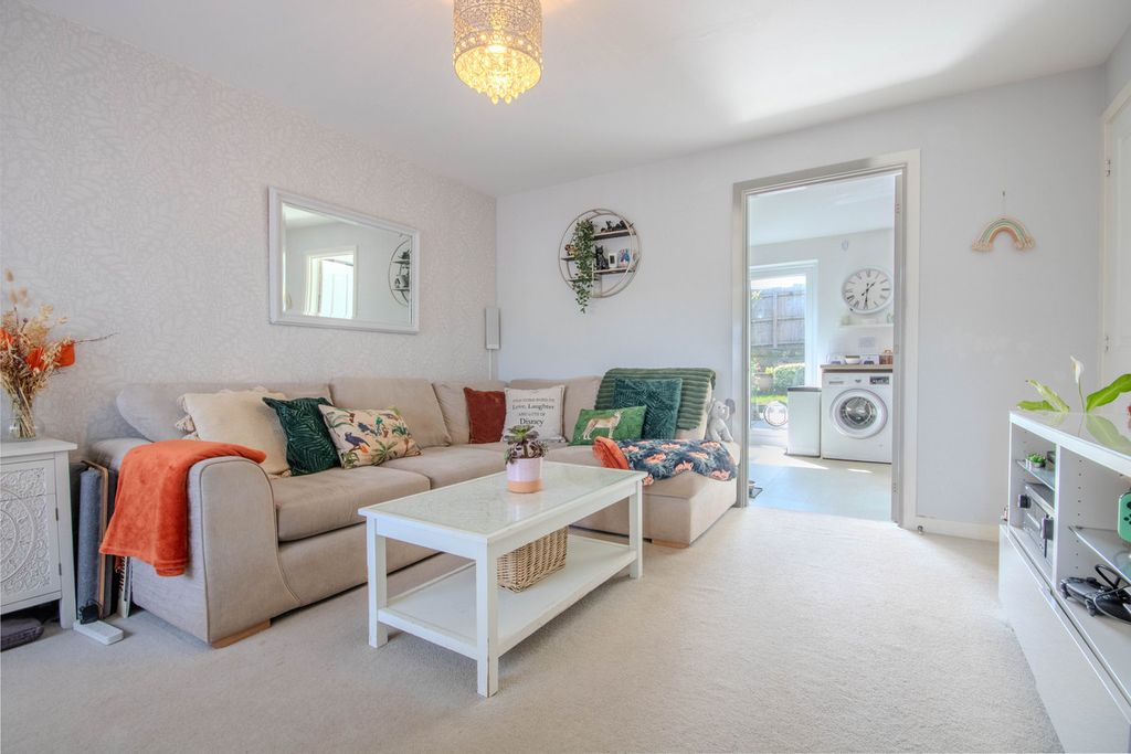 Property photo 2 of 23