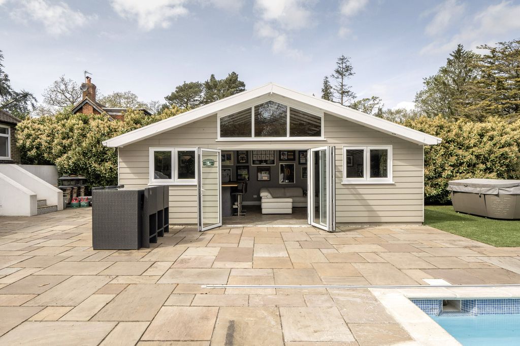 Additional image 10 of 7 bed detached house for saleShirley Church Road, Croydon CR0