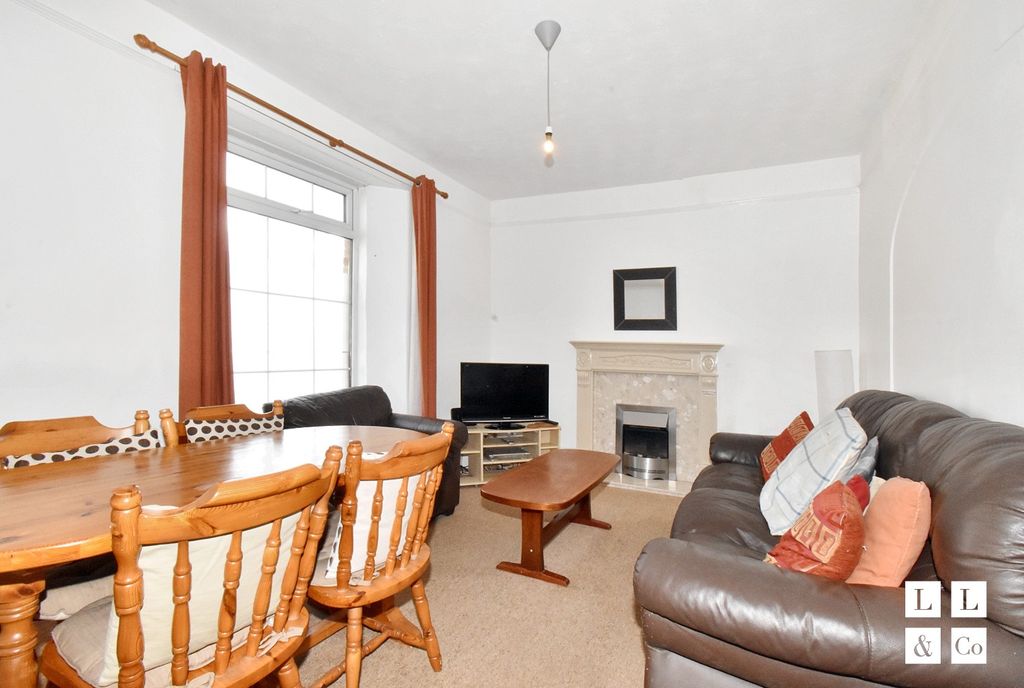 Property photo 3 of 13