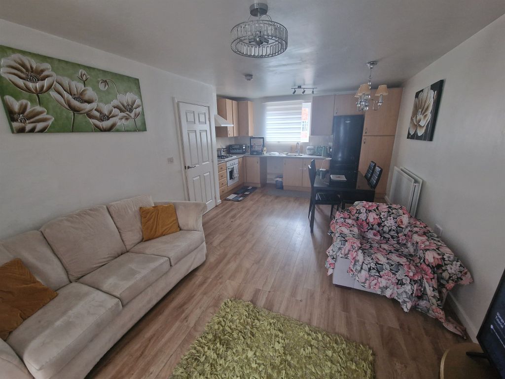 Property photo 3 of 14
