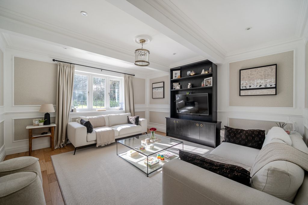 Property photo 3 of 12