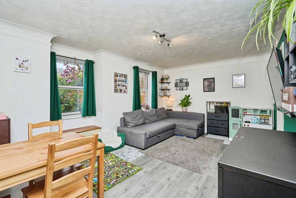 Property photo 3 of 14 Photo