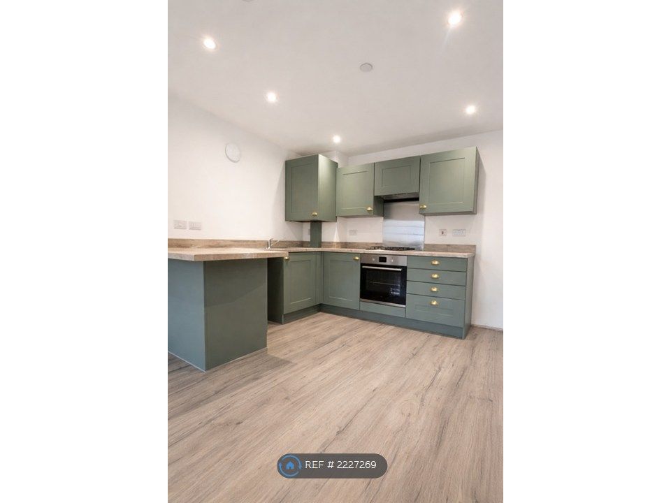 Property photo 2 of 10 Kitchen 2