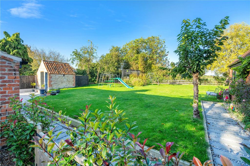 Property photo 3 of 21 Picture No. 06