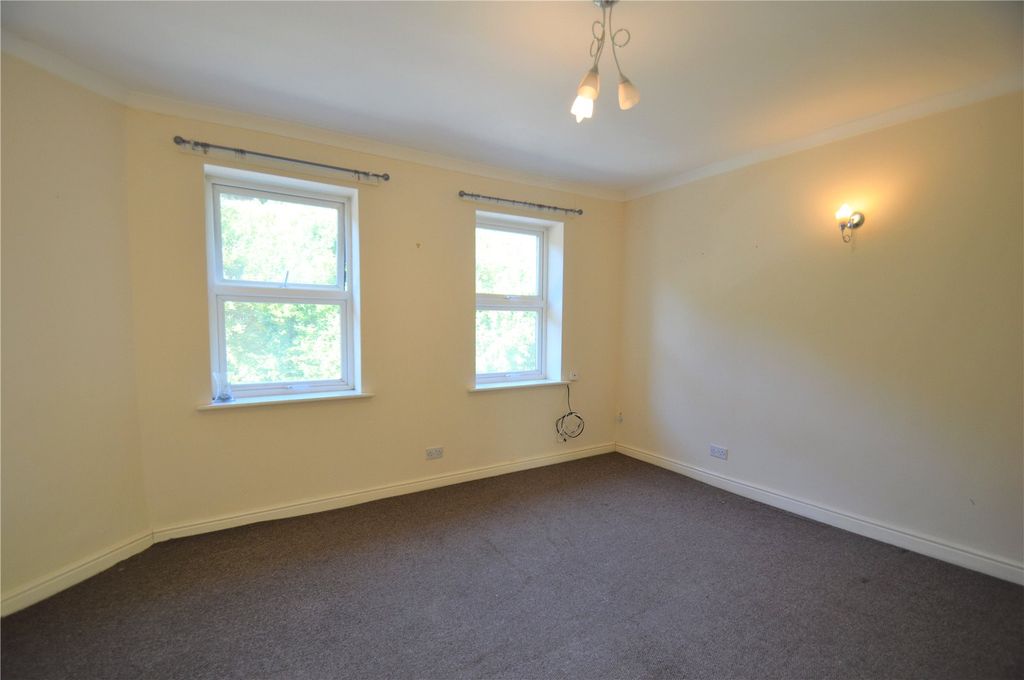 Property photo 2 of 7 Picture No. 13