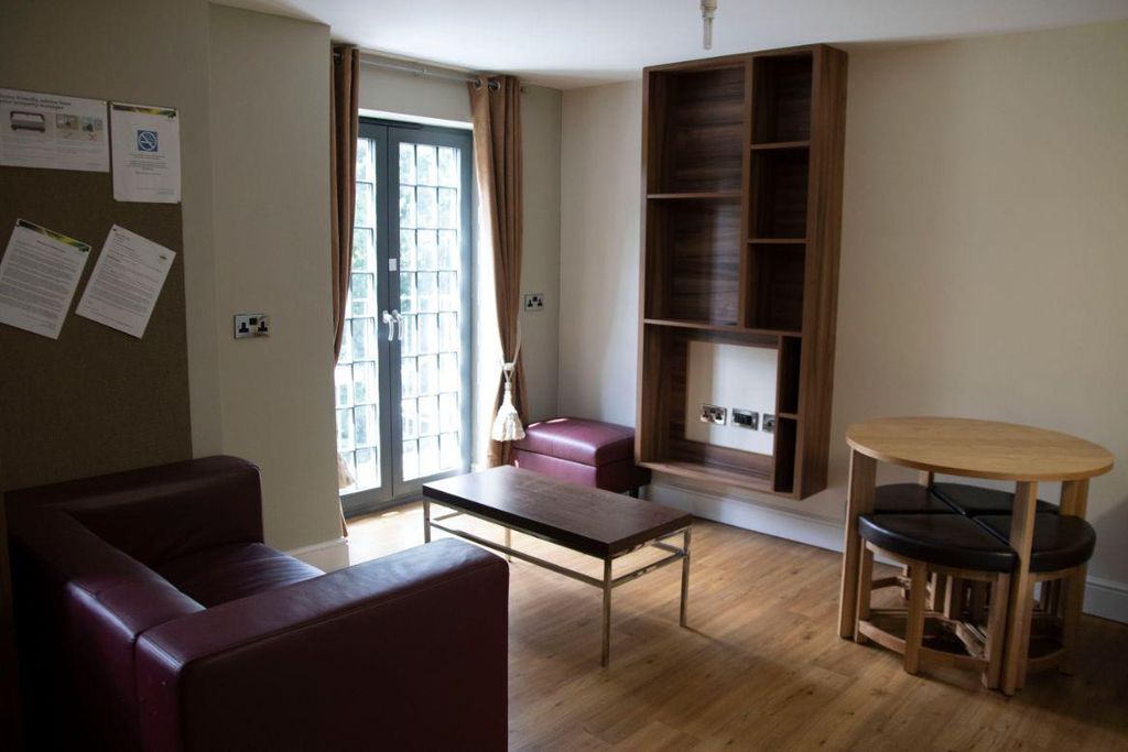 Property photo 2 of 7