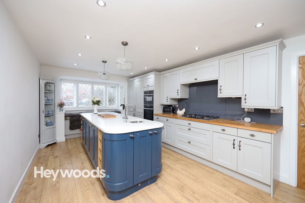 Property photo 3 of 42 0F1A4022