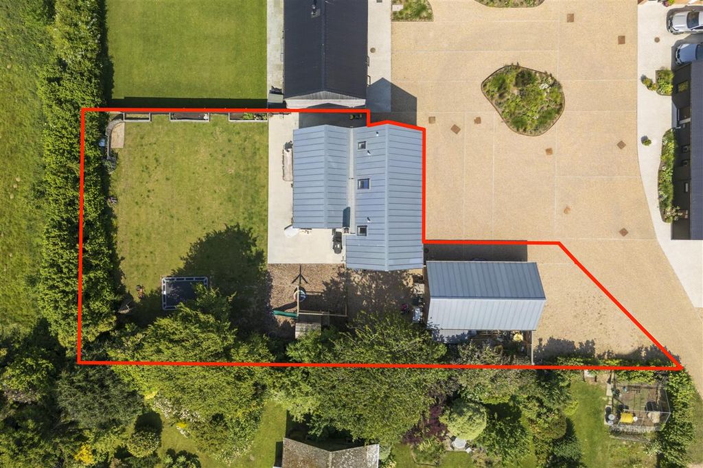Property photo 2 of 31