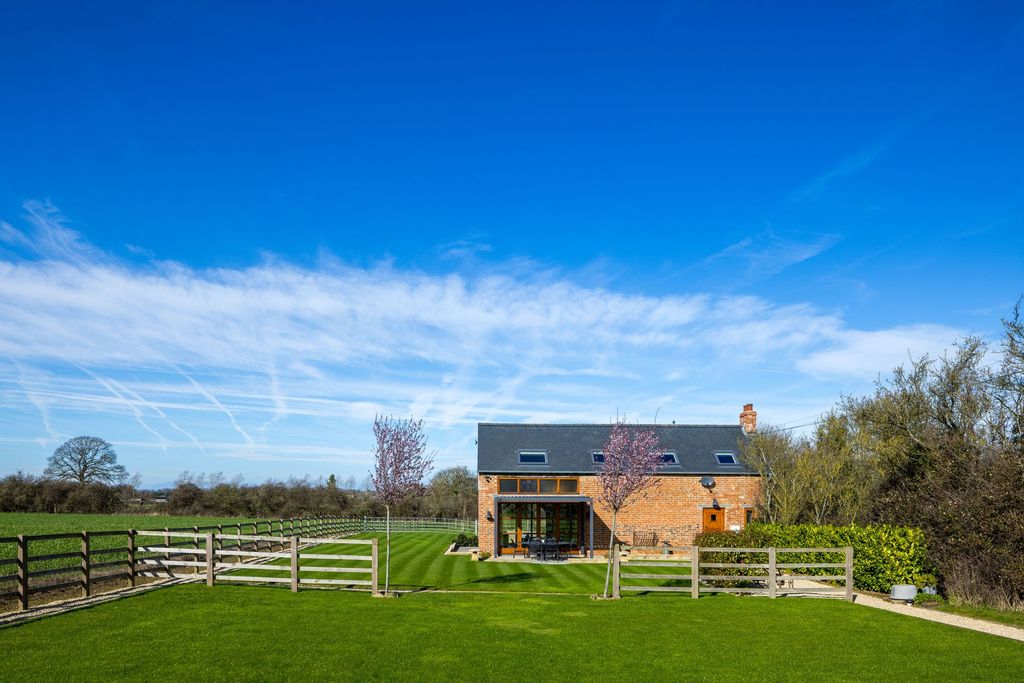 Property photo 3 of 22