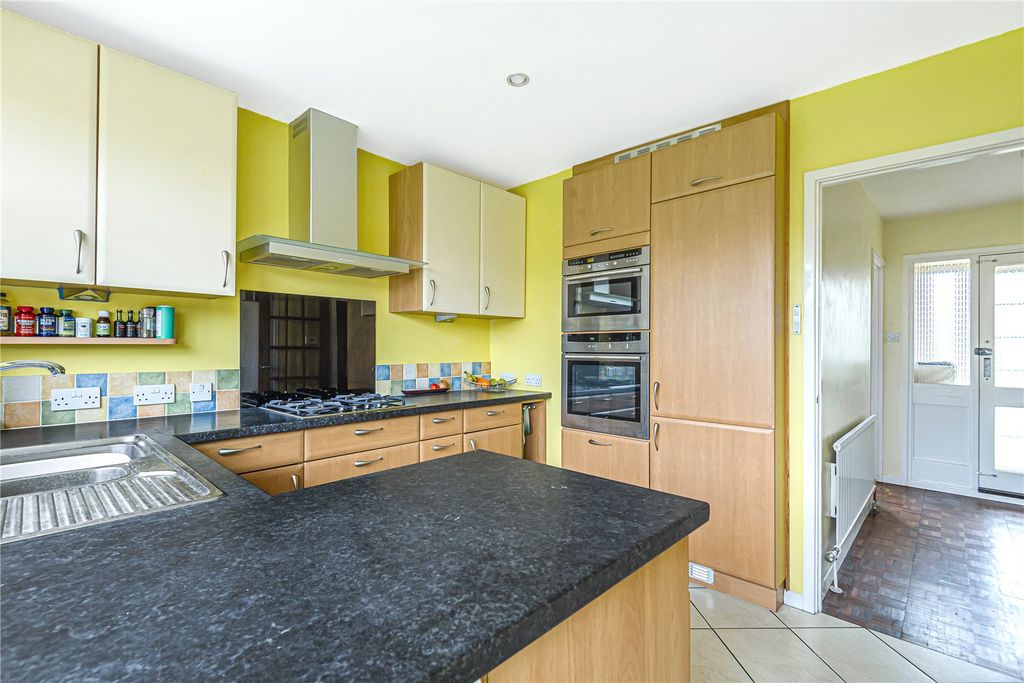 Property photo 3 of 15 Picture No. 12