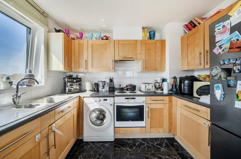 Property photo 3 of 19 1439850-10-69d662...