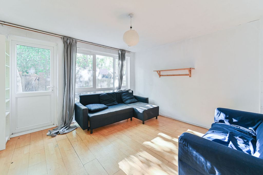 Property photo 3 of 10