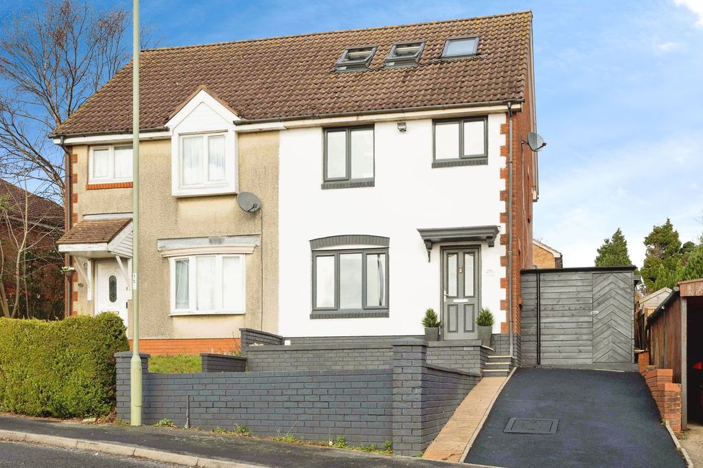 Property photo 3 of 36