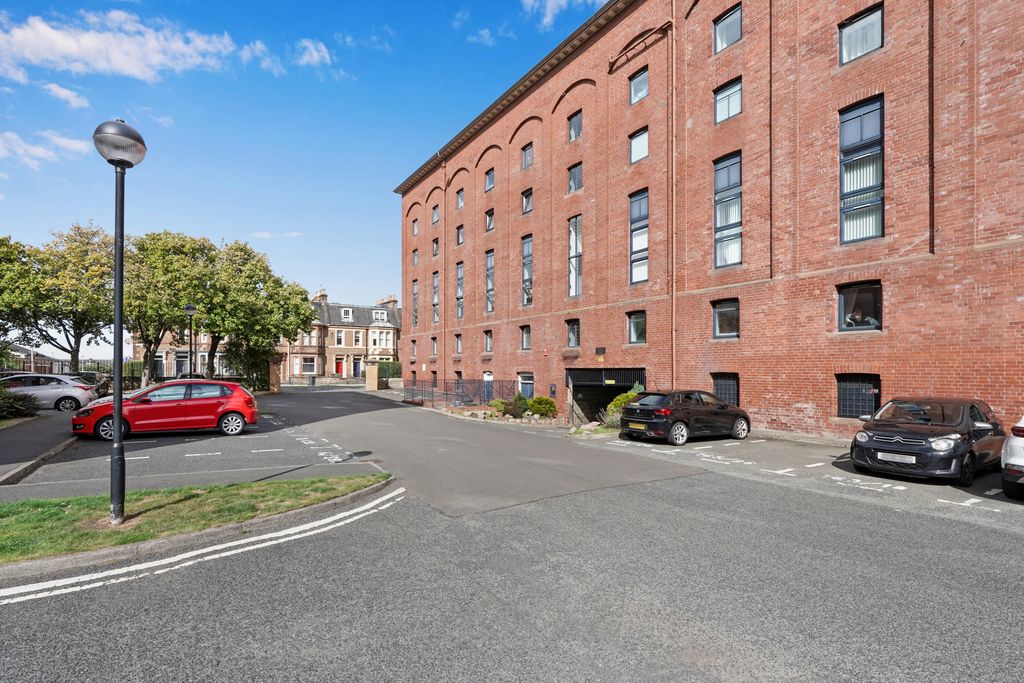 Property photo 2 of 11 Property Image 2