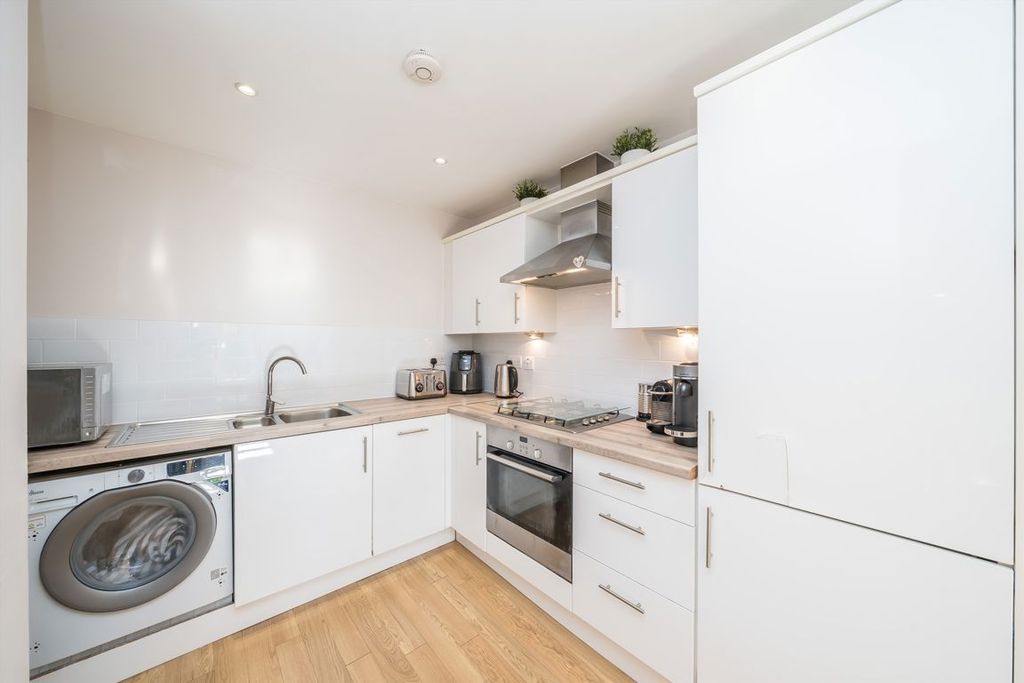 Property photo 3 of 5