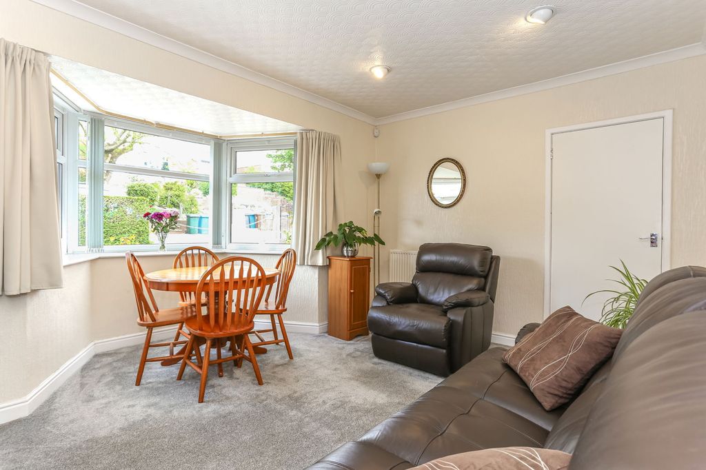 Property photo 3 of 37