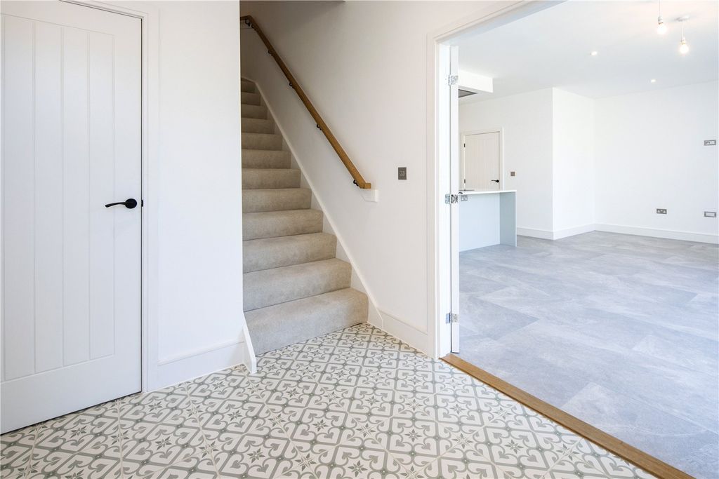Property photo 2 of 12 Entrance Hallway