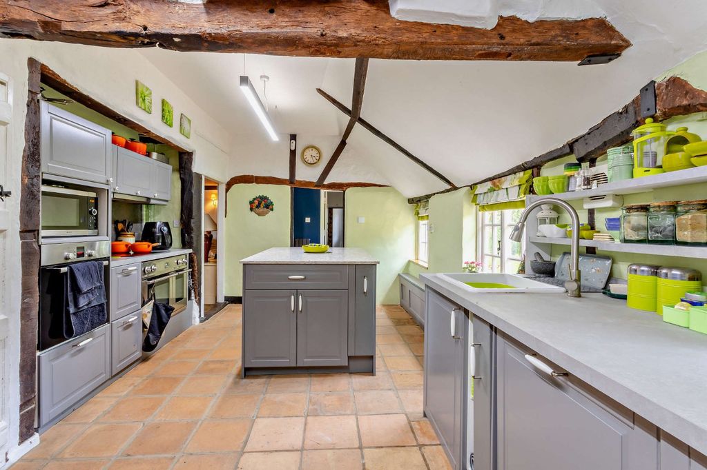 Property photo 2 of 20 Kitchen