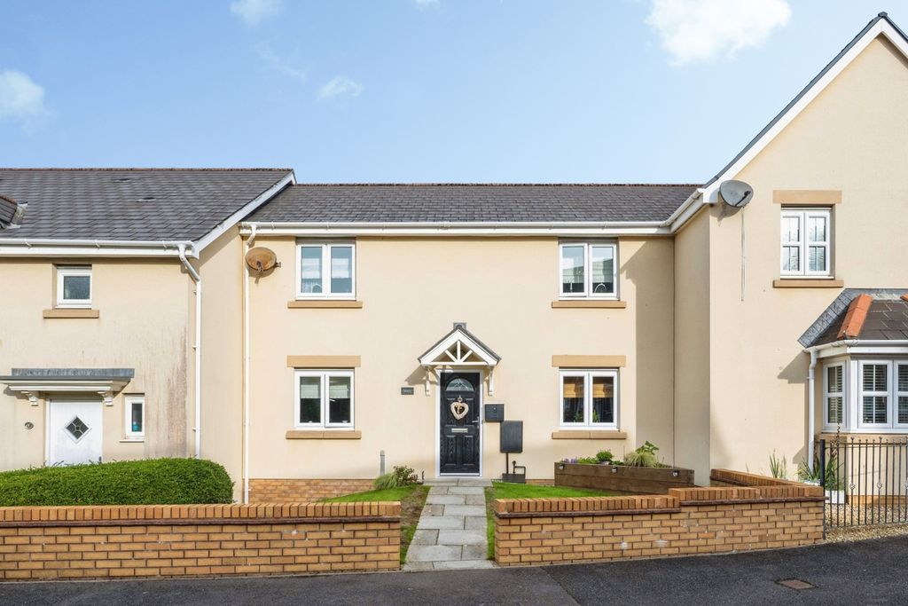 Property photo 1 of 18 Pbox-Img.Jpg