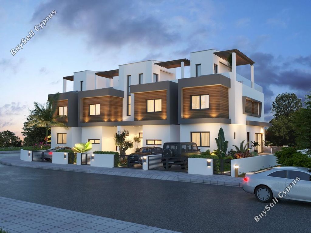 Property photo 2 of 16