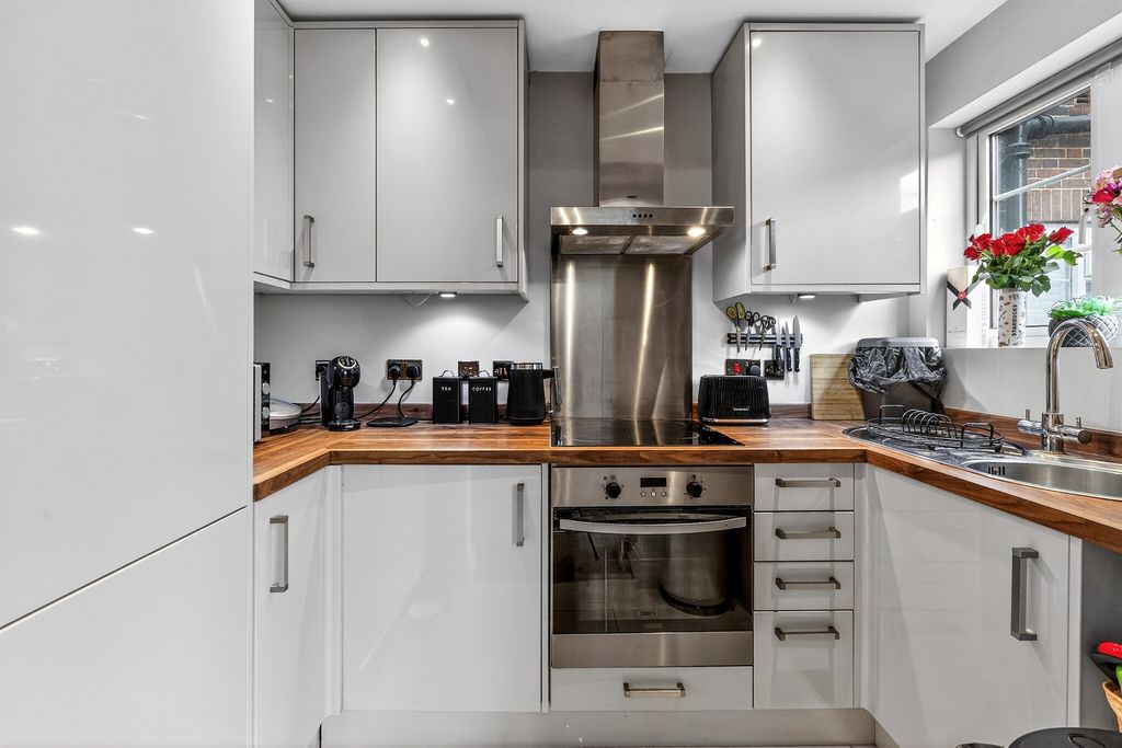 Property photo 3 of 29