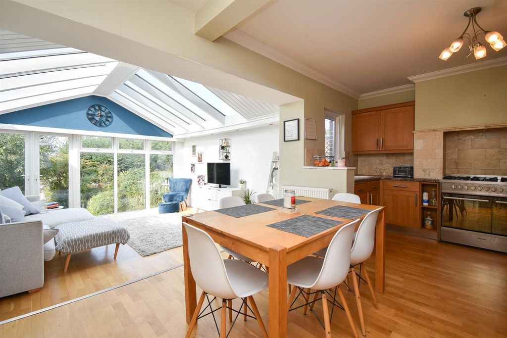 Property photo 2 of 22 Kitchen/Diner