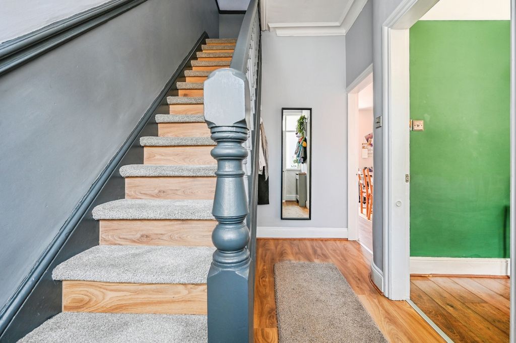 Property photo 2 of 18 Pbox-Img.Jpg