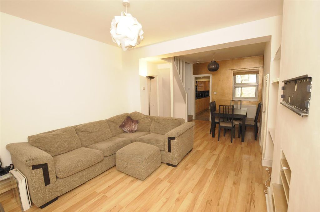 Property photo 1 of 5 Lounge (2).Jpg