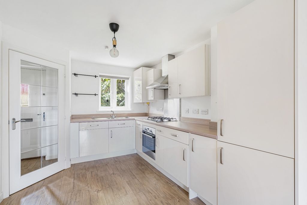 Property photo 3 of 12 5529853
