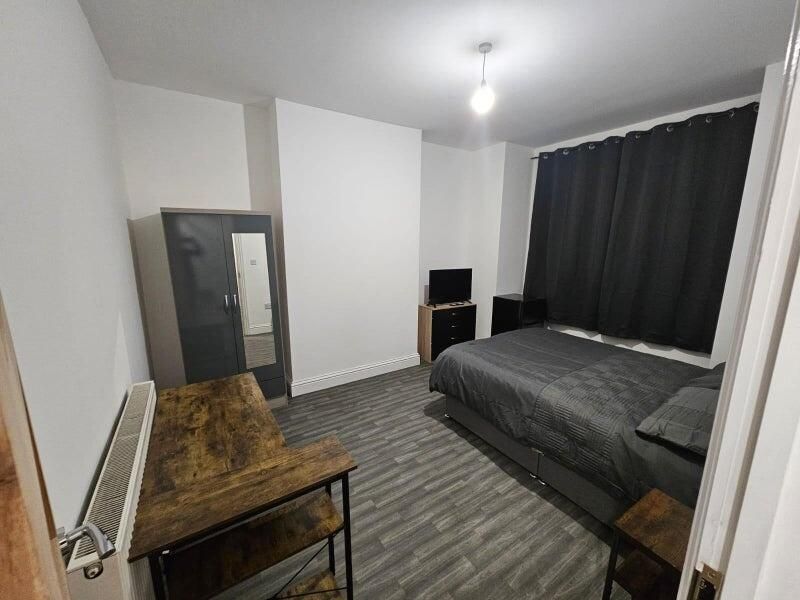 Property photo 1 of 8 Bedroom