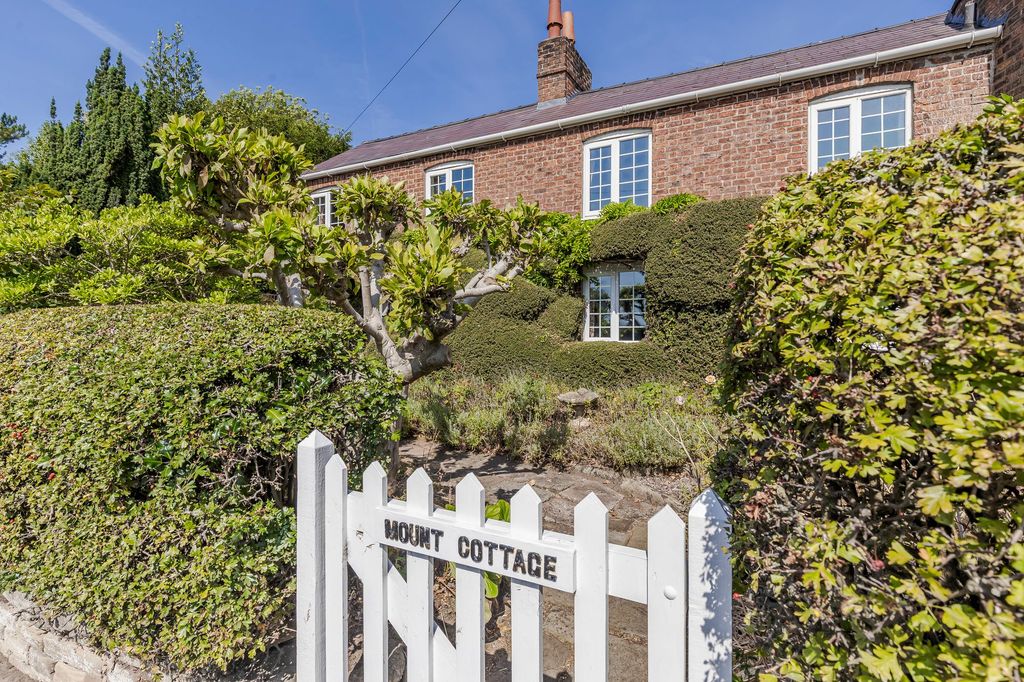 Property photo 2 of 33