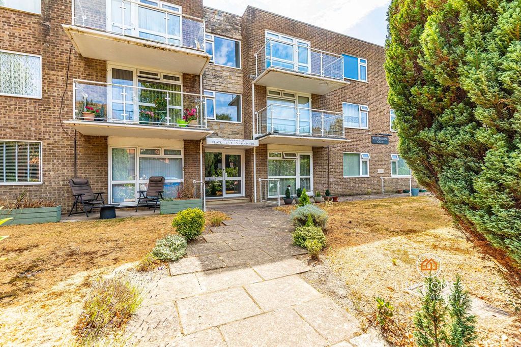 Property photo 1 of 31