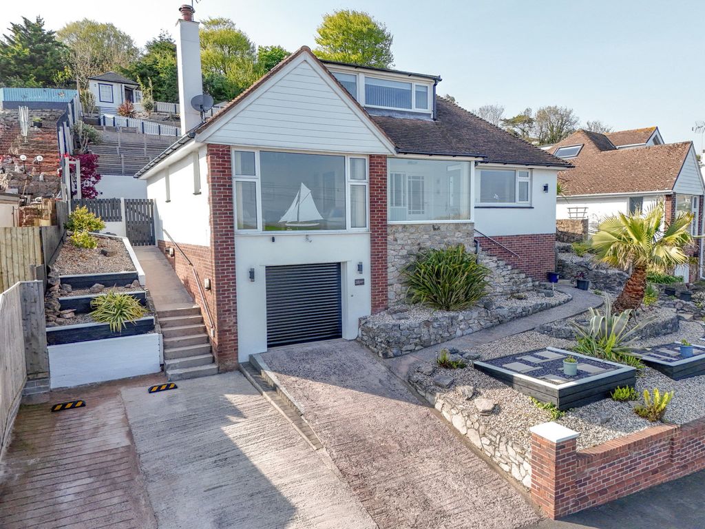 Property photo 1 of 32