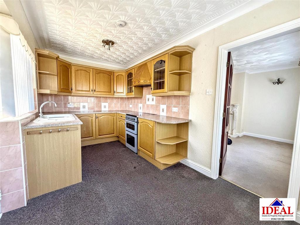 Property photo 3 of 12 Image00017.Jpg