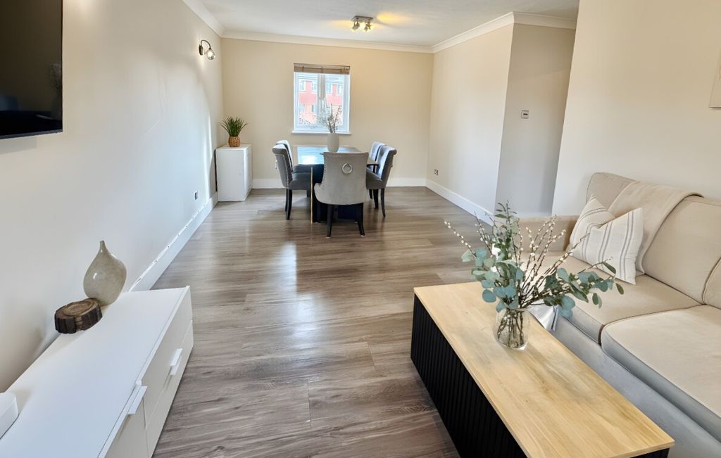 Property photo 3 of 11 4854956