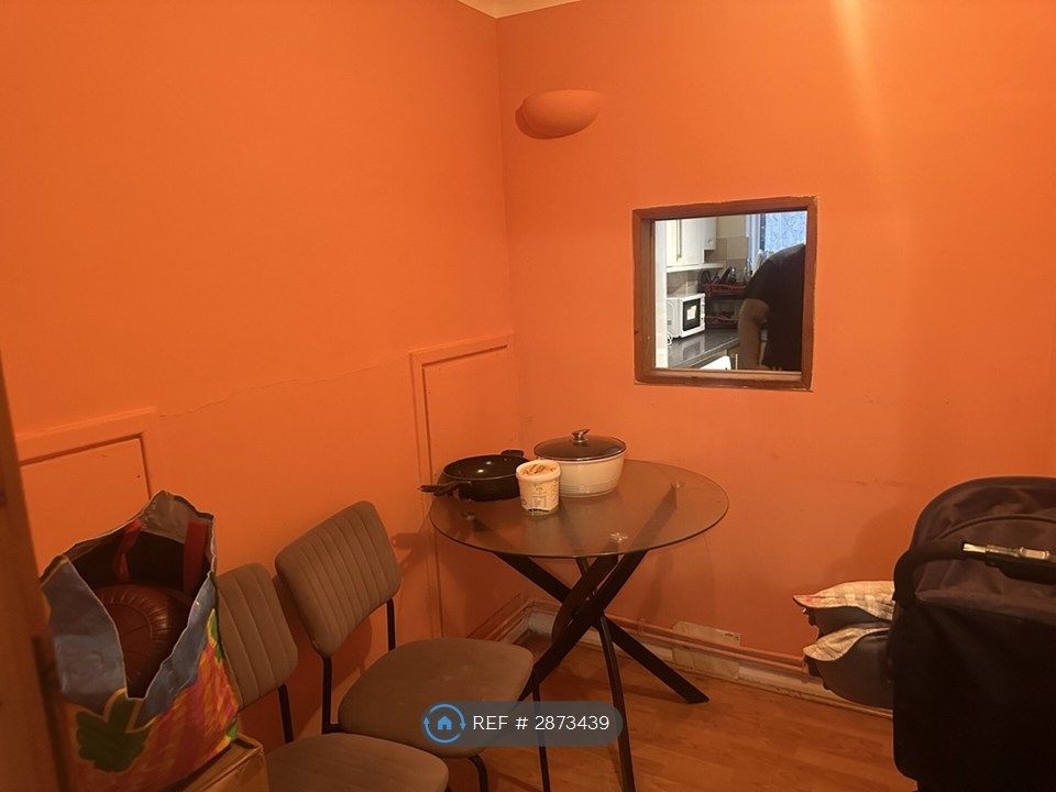 Property photo 3 of 16 Dinning Room