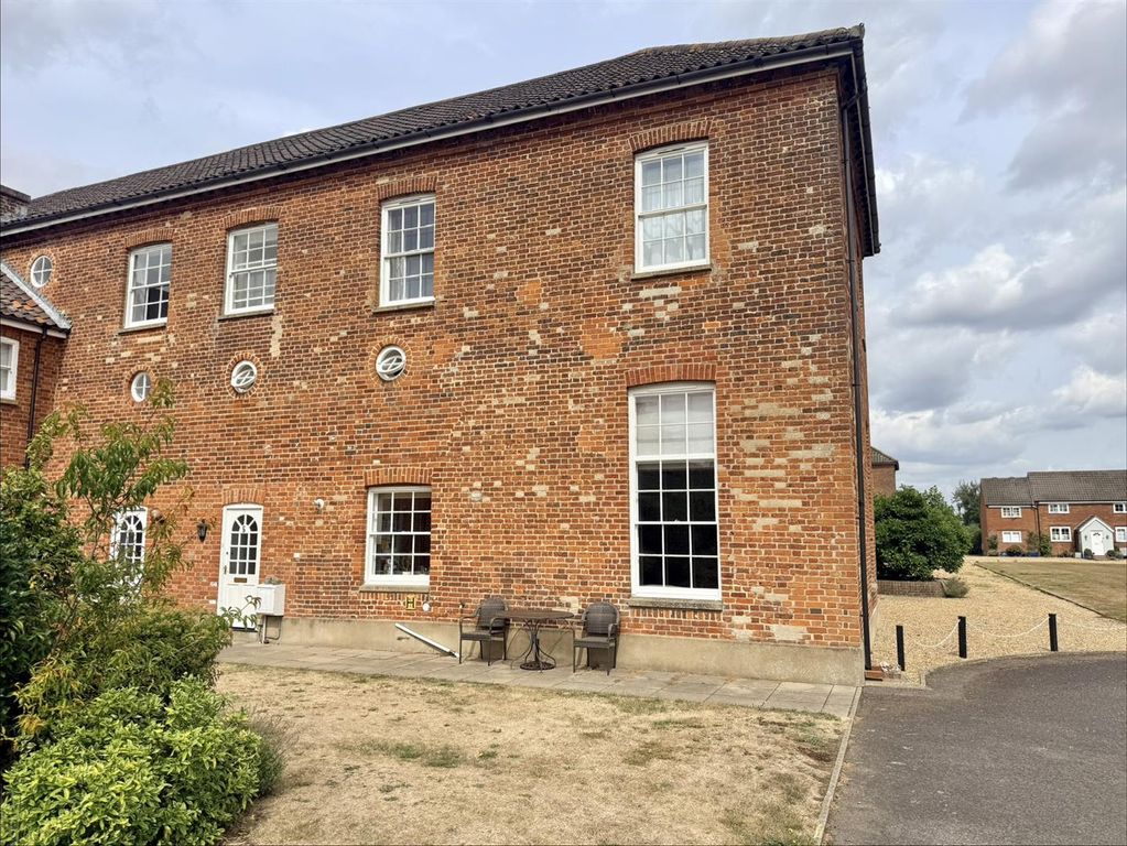 Property photo 2 of 29