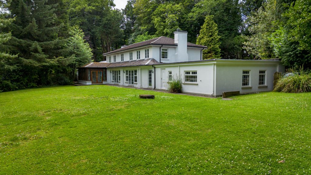 Property photo 1 of 33