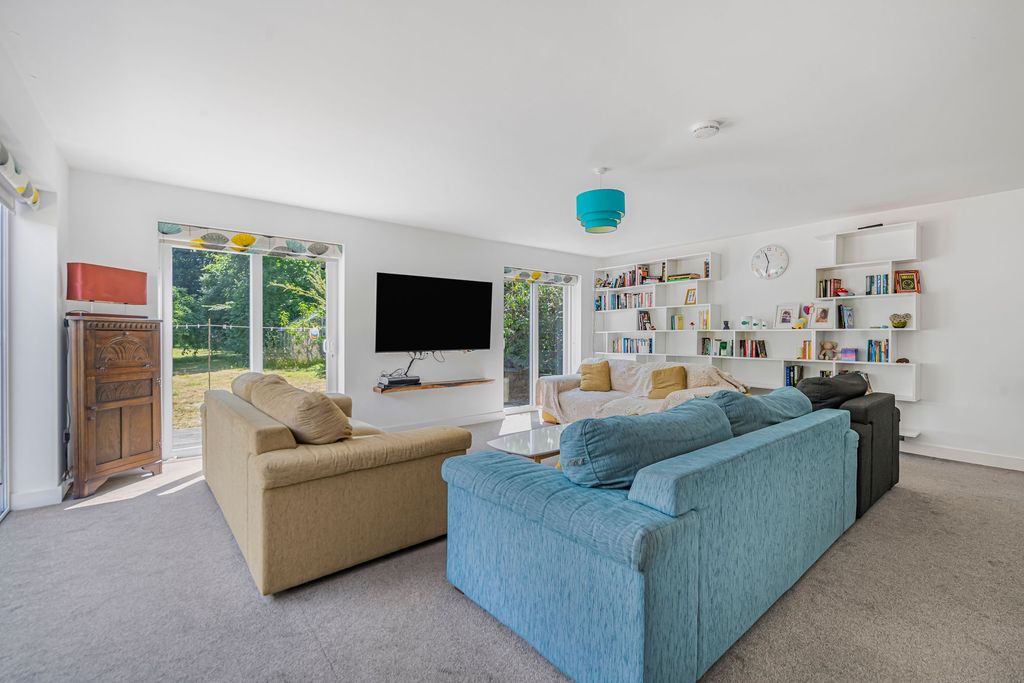 Additional image 4 of 5 bed detached bungalow for saleDryden Way, Liphook GU30