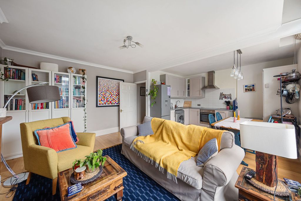 Property photo 3 of 14