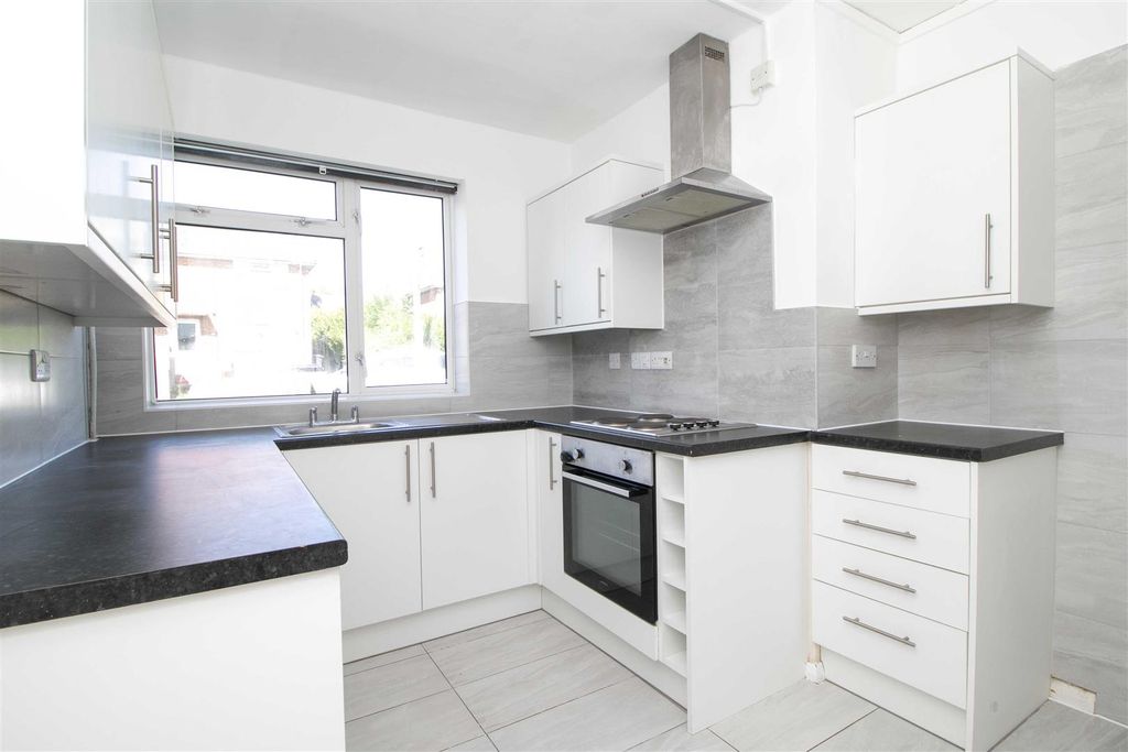 Property photo 2 of 10 Mendip-02.Jpg