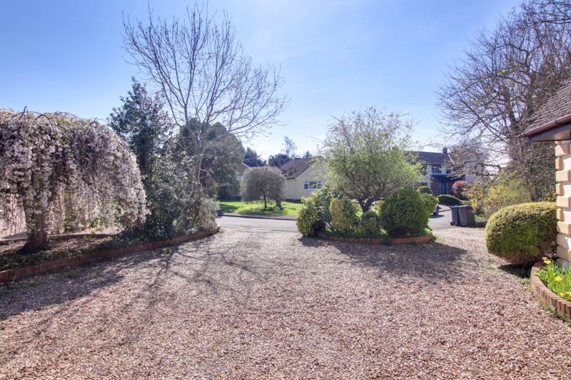 Property photo 3 of 39 Photo 32