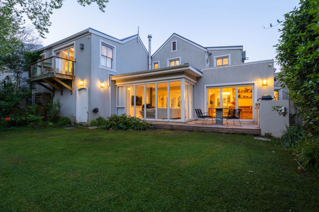 Property photo 1 of 48 Kw1708576