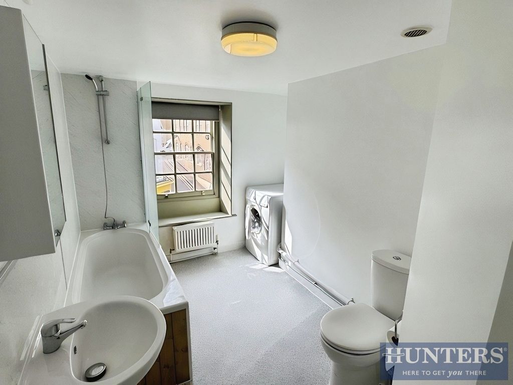 Property photo 3 of 8 Bathroom