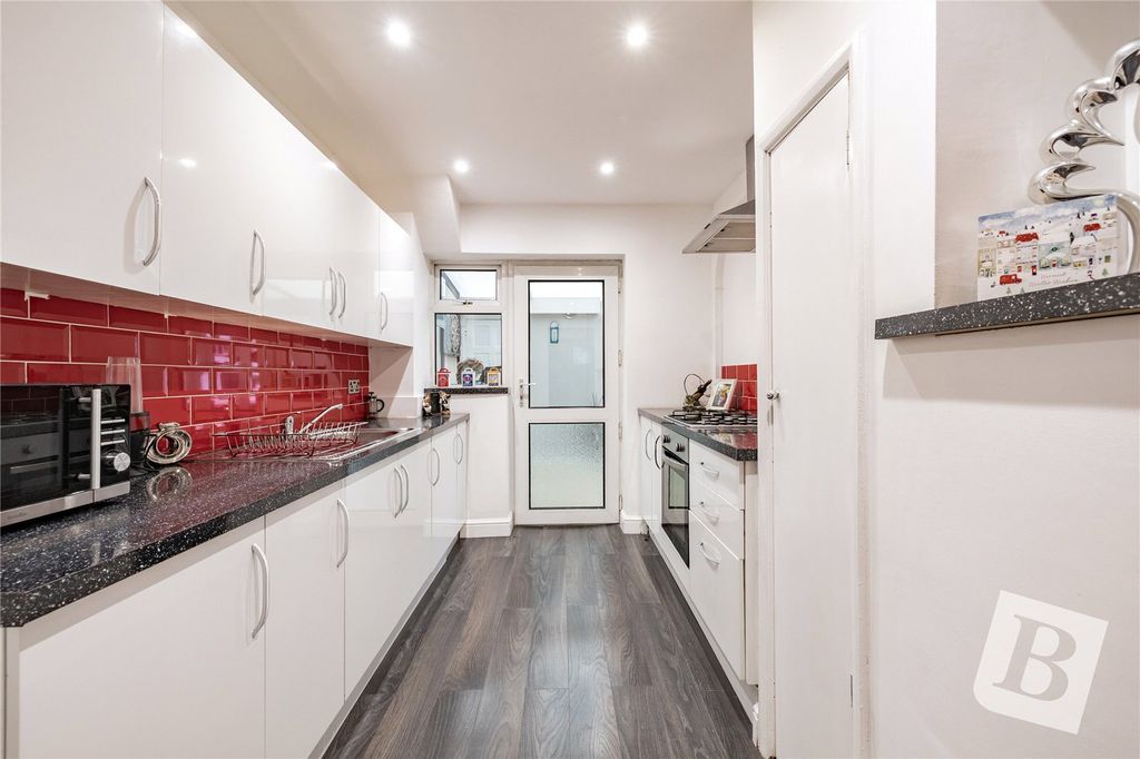 Property photo 2 of 16 Kitchen