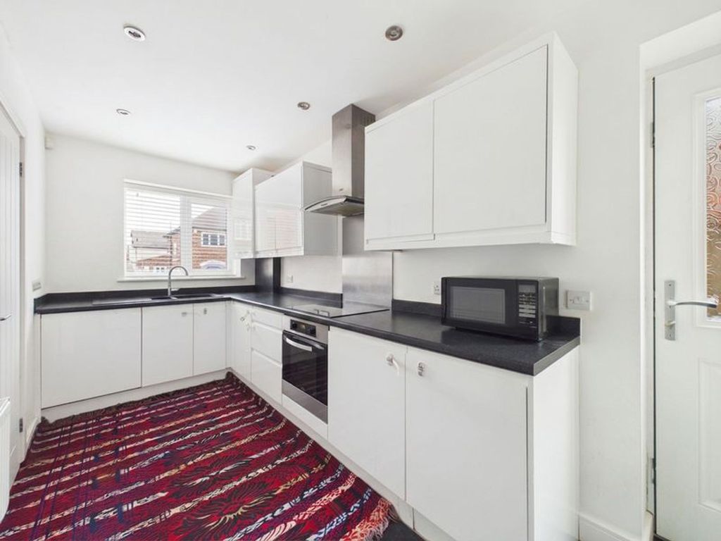 Property photo 2 of 19 Kitchen