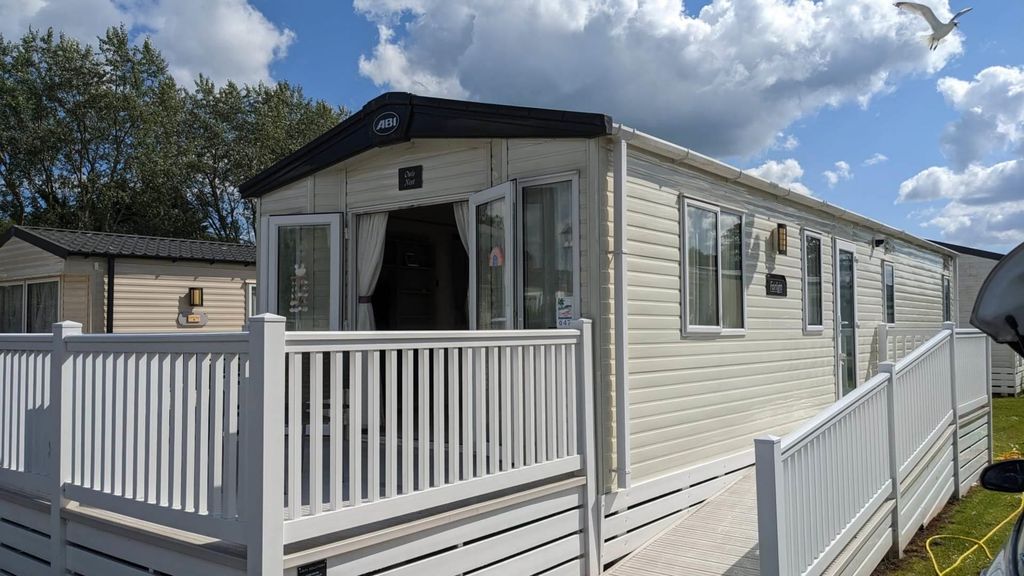 Property photo 1 of 18 607-2.Jpg